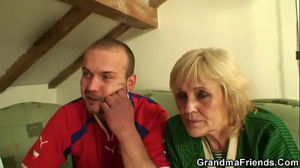 XXX Two buddy share very old blonde granny أنبوب ضخم