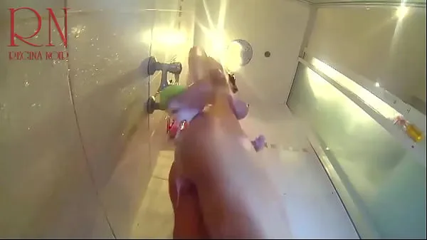 XXX Voyeur camera in the shower. A young nude girl in the shower is washed with soap 메가 튜브