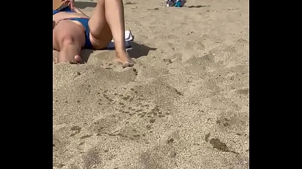XXX Public flashing pussy on the beach for strangers megaputki