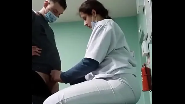 XXX Nurse giving to married guy mega rør