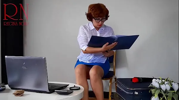XXX Shaggy submits Velma to undress. Velma masturbates and reaches an orgasm! FULL VIDEO 메가 튜브