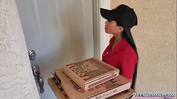 XXX Two horny teens ordered some pizza and fucked this sexy asian delivery girl 메가 튜브