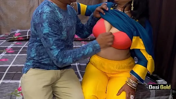 XXX Indian Aunty Fucked For Money With Clear Hindi Audio أنبوب ضخم