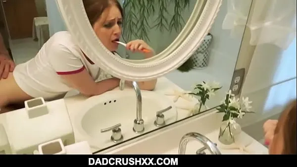 XXX Step Daughter Brushing Teeth Fuck ống lớn