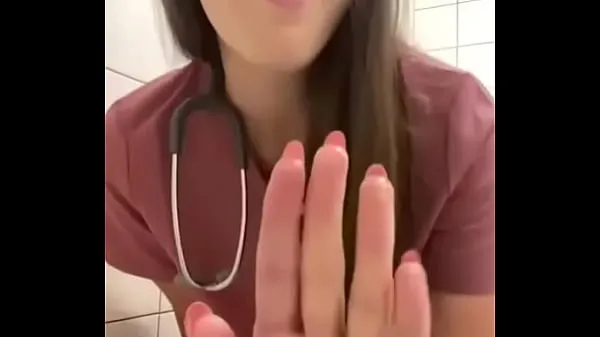 XXX l'infermiera si masturba nel bagno dell'ospedale mega Tubo