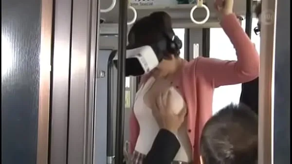 XXX Cute Asian Gets Fucked On The Bus Wearing VR Glasses 1 (har-064 megarør