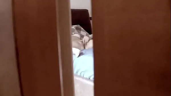 XXX Spying behind a door a teen stepdaughter masturbating in bedroom and coming very intense megaputki