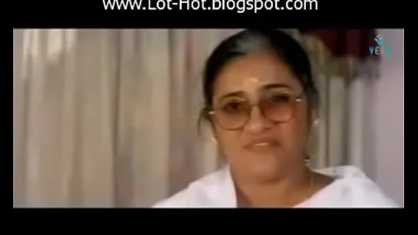XXX Hot Mallu Aunty ACTRESS Feeling Hot With Her Boyfriend Sexy Dhamaka Videos from Indian Movies 7 megarør