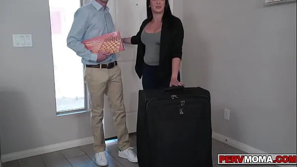 XXX Stepson getting a boner and his stepmom helps him out megarør