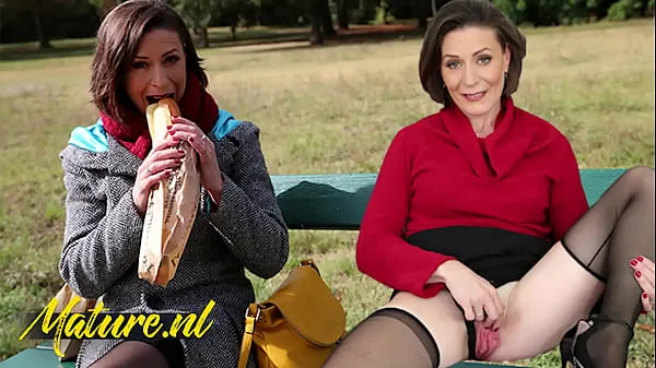 XXX French MILF Eats Her Lunch Outside Before Leaving With a Stranger & Getting Ass Fucked 메가 튜브