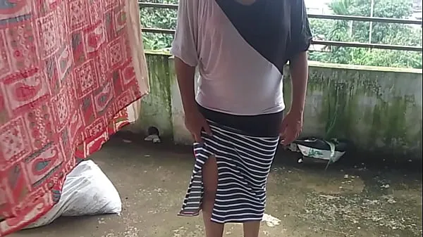 XXX Neighbor, who was drying clothes, seduced her sister-in-law and fucked her in the bedroom! XXX Nepali Sex หลอดเมกะ