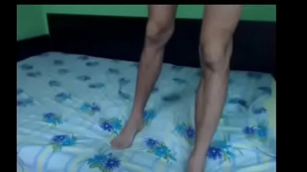 XXX Young Hungarian boy shows off feet and ass and cums for the cam أنبوب ضخم