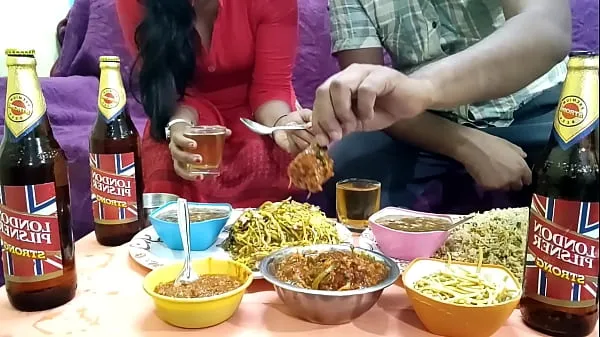 XXX The mistress made special food for the sahib and while eating food, she kissed the pussy. Hindi with sexy voice. Mumbai ashu 메가 튜브