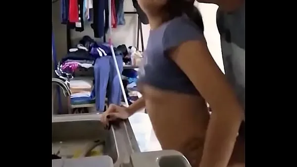 XXX Cute amateur Mexican girl is fucked while doing the dishes หลอดเมกะ