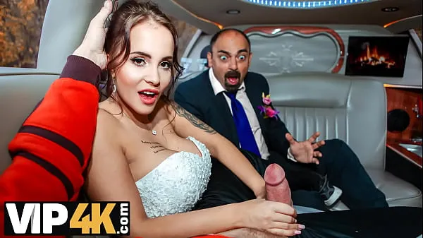 XXX VIP4K. Random passerby scores luxurious bride in the wedding limo ống lớn