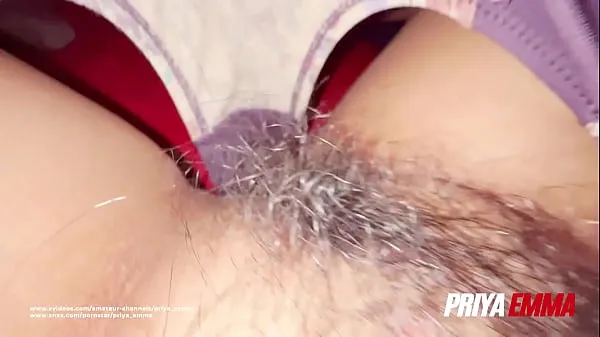 XXX Indian Aunty with Big Boobs spreading her legs to show Hairy Pussy Homemade Indian Porn XXX Video megaputki