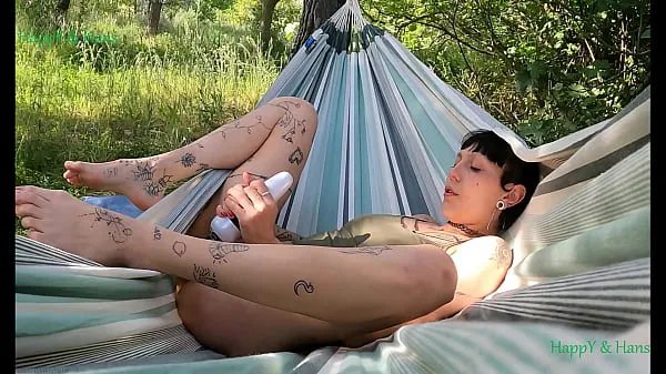 XXX HappY satisfying herself in the hammock. Outdoors in nature. The stain, Spain mega cső