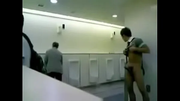 XXX exhibitionist plan in public toilets أنبوب ضخم