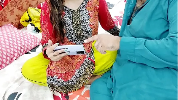 XXX PAKISTANI REAL HUSBAND WIFE WATCHING DESI PORN ON MOBILE THAN HAVE ANAL SEX WITH CLEAR HOT HINDI AUDIO mega Tube