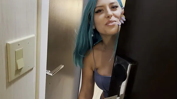 XXX Casting Curvy: Blue Hair Thick Porn Star BEGS to Fuck Delivery Guy أنبوب ضخم