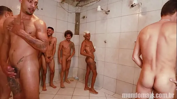 XXX Football match ends in a suruba in the shower and locker room megarør