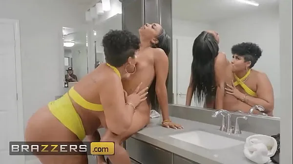 XXX Dominant (Simone Richards) Is Jealous Of Her (Cali Caliente) Date So She Takes Out Her Strap-On Fucks Her - Brazzers 메가 튜브