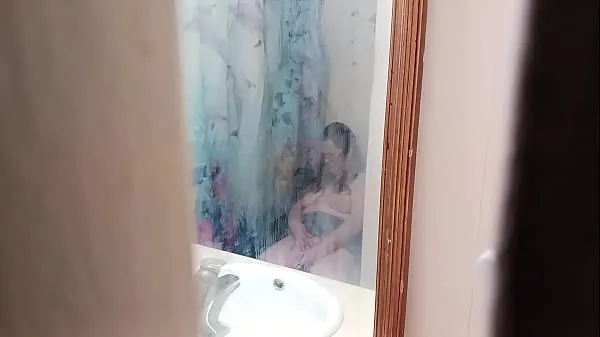 XXX Caught step mom in bathroom masterbating μέγα σωλήνα