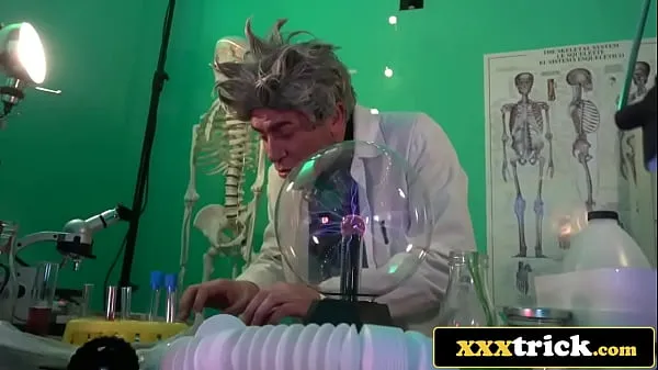 XXX Mad Scientist Fucks His Most Beautiful Creation To Date - Lady Bug μέγα σωλήνα