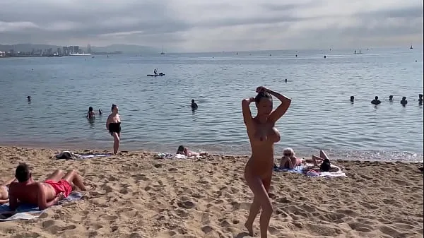 XXX Naked Monika Fox Swims In The Sea And Walks Along The Beach On A Public Beach In Barcelona mega cső