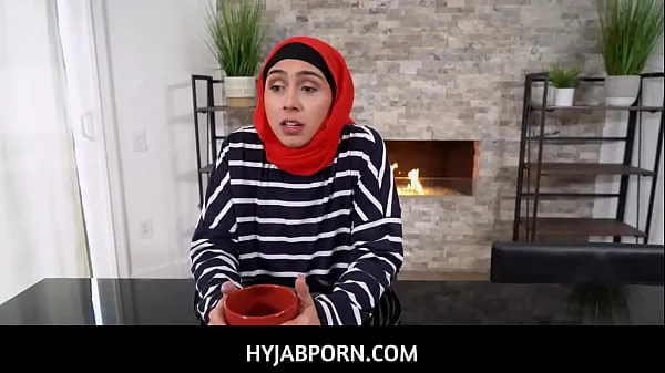 XXX Arab MILF stepmom with hijab Lilly Hall deepthroats and fucks her stepson megarør