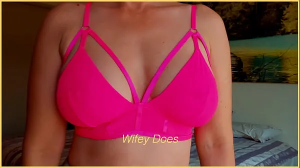 XXX MILF hot lingerie. Big tits in hot pink bra mega trubica