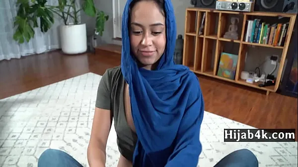 XXX Teaching My Stepsis In Hijab - Dania Vega巨型管