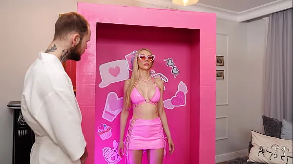 XXX I'm Barbie, I'm bought and used as a sex doll. That's what I'm made for mega rør