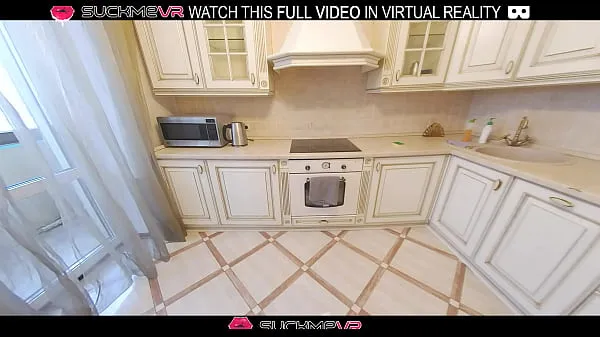 XXX Brunette maid Elise Moon gets fucked hard in the kitchen in VR巨型管