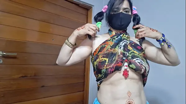 XXX Desi girl nasreenpakistani play with her titts巨型管