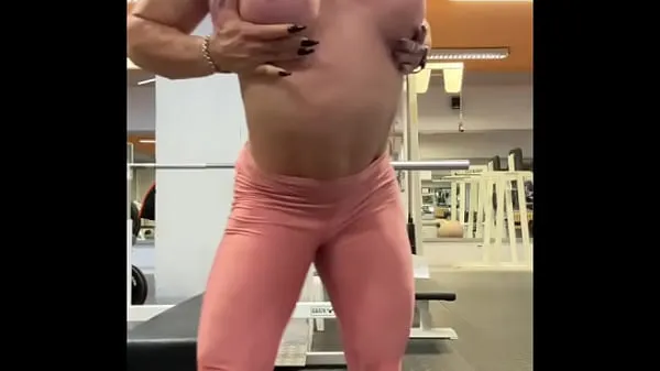 XXX Boobs and Biceps!! Sexy أنبوب ضخم