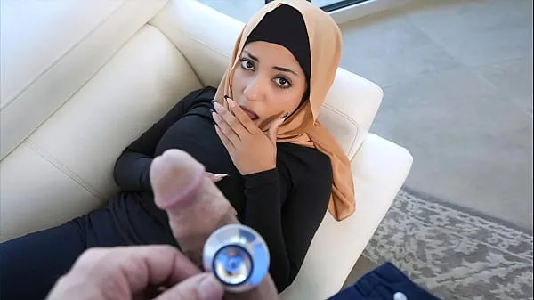 XXX Filthy Rich Has an Easy Solution for The Hungry Babe During Her Fasting - Hijablust mega Tube
