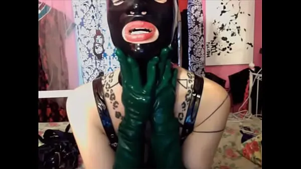 XXX Goddess Starla in latex hood, gloves and boots (webcam show ống lớn