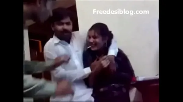 XXX Pakistani Desi girl and boy enjoy in hostel room megarør